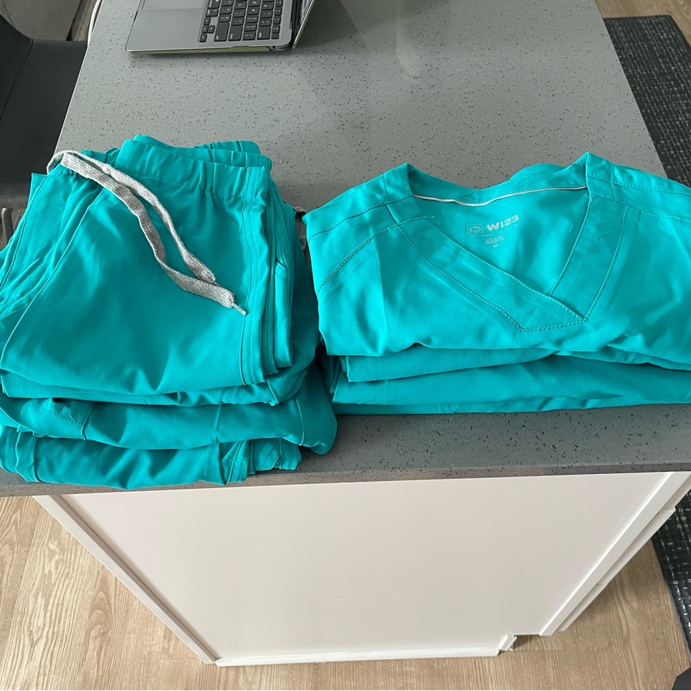 Wonder Wink Men’s Scrubs